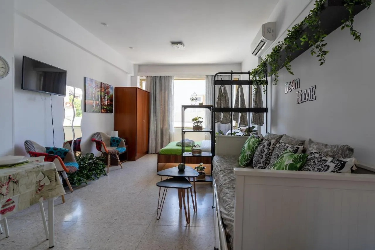 Oasis - Cozy Studio In Larnaca Apartment