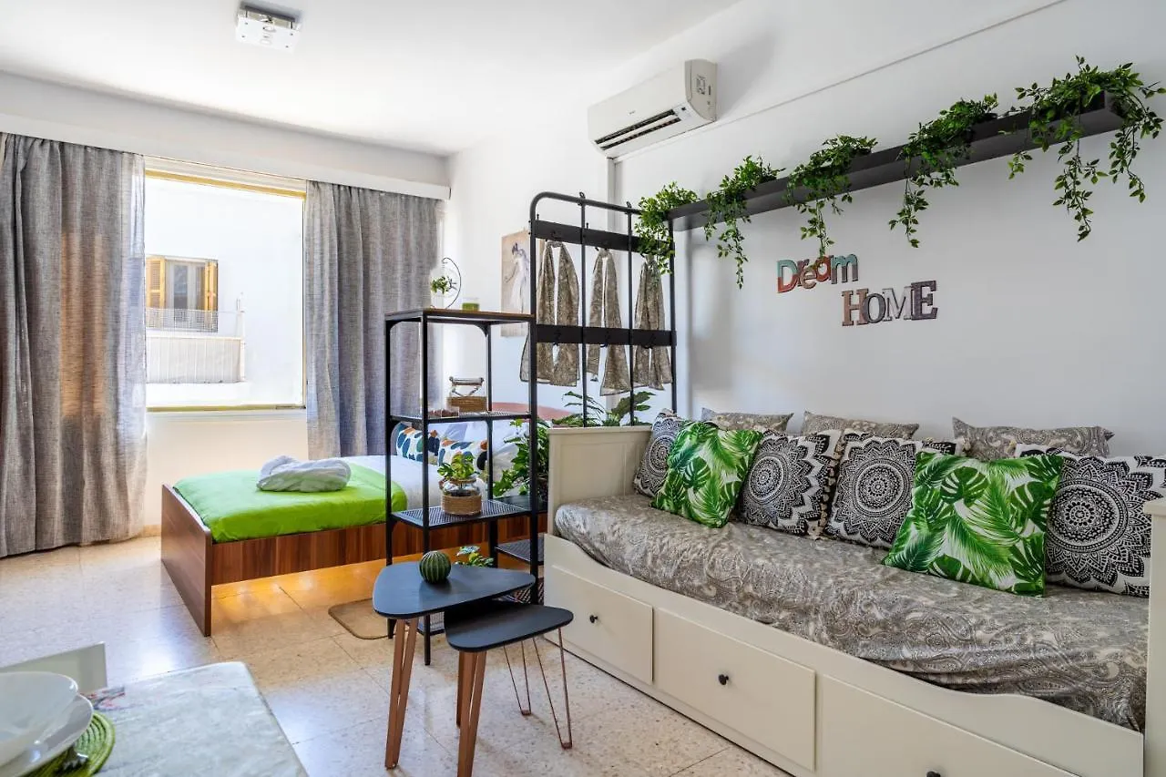 Oasis - Cozy Studio In Larnaca Apartment